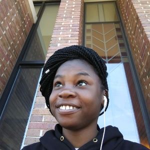 Meet your Posher, Adeola